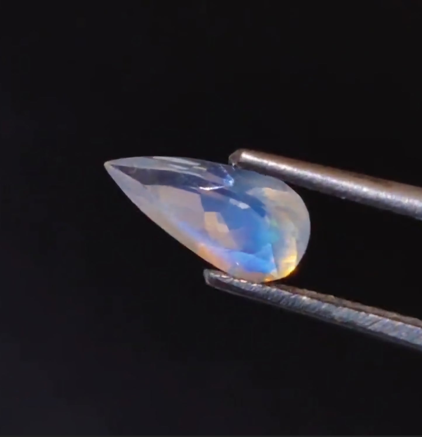 Beautiful Purple/Blue Fire Hue High Quality Rainbow Moonstone
